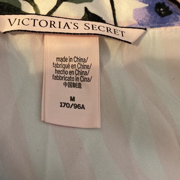 Victoria Secret floral shorts and top - Picture 5 of 5